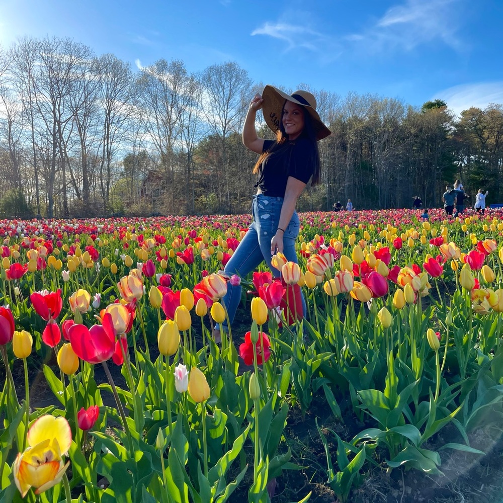 Meet your Posher, Adria